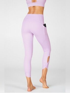 Fabletics Oasis PureLuxe Soft High-Waisted Twist 7/8 Leggings(M)